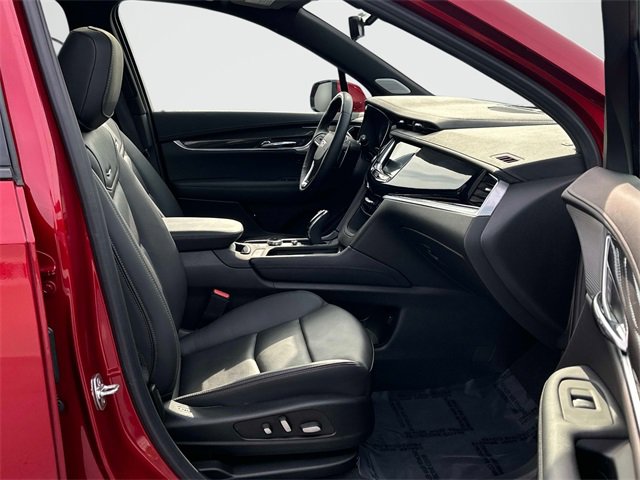 Used 2025 Cadillac XT6 Sport w/ Technology Package image 22