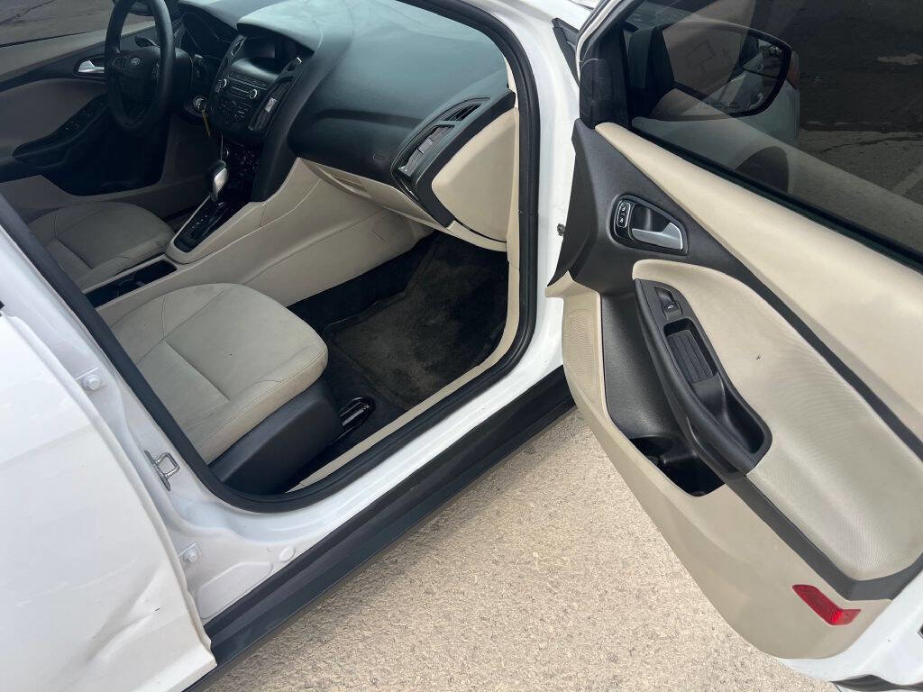 Used 2018 Ford Focus SE image 11