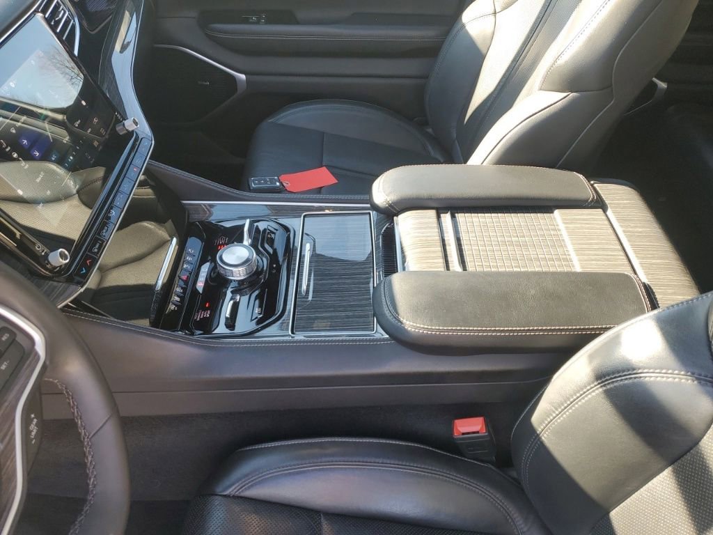 Used 2022 Jeep Wagoneer Series III w/ Premium Group I image 30