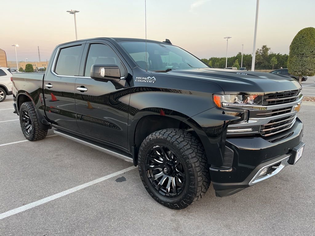 Used 2022 Chevrolet Silverado 1500 High Country w/ Safety Package II image 3