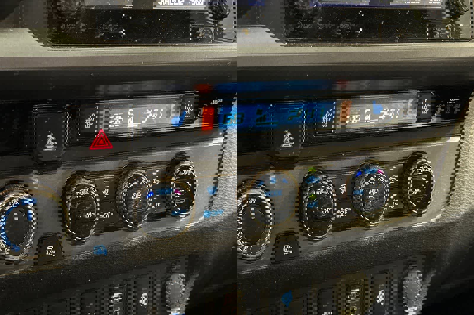 Used 2016 Toyota Tacoma TRD Off-Road w/ Premium & Technology Package image 20