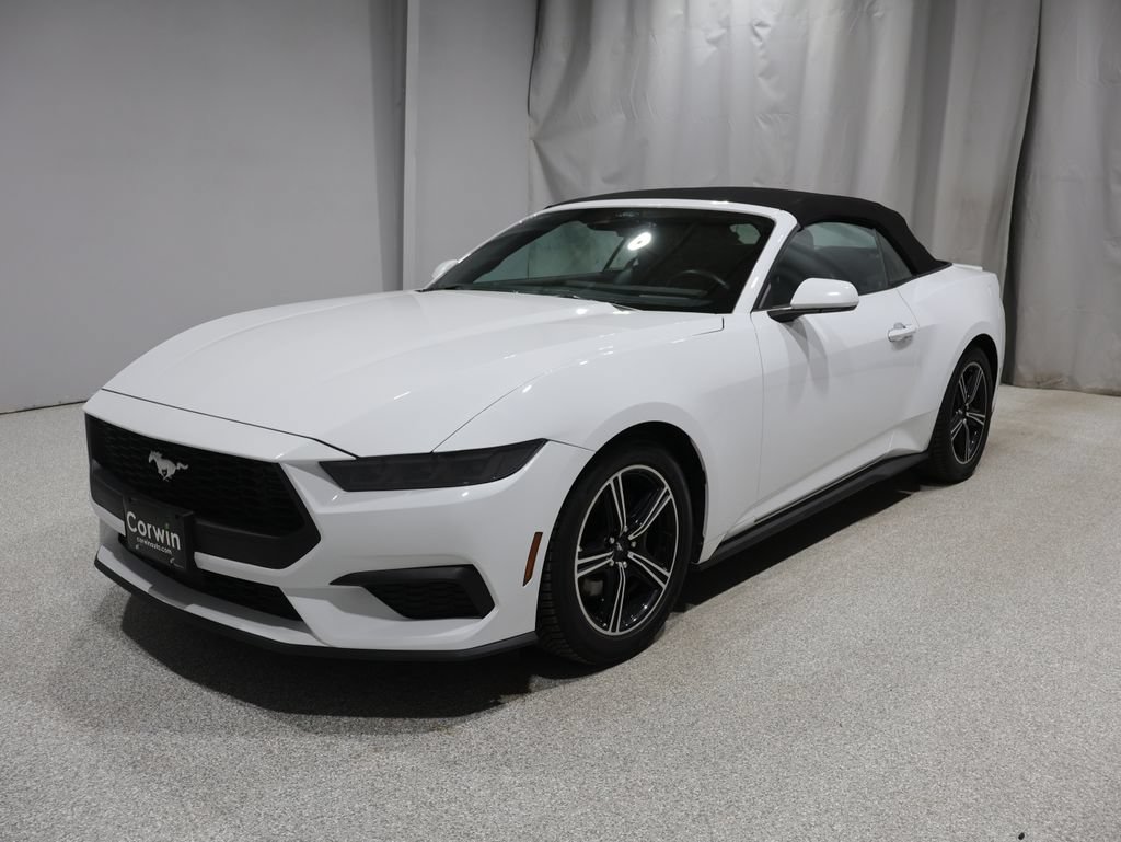 Used 2025 Ford Mustang Premium RWD image 5