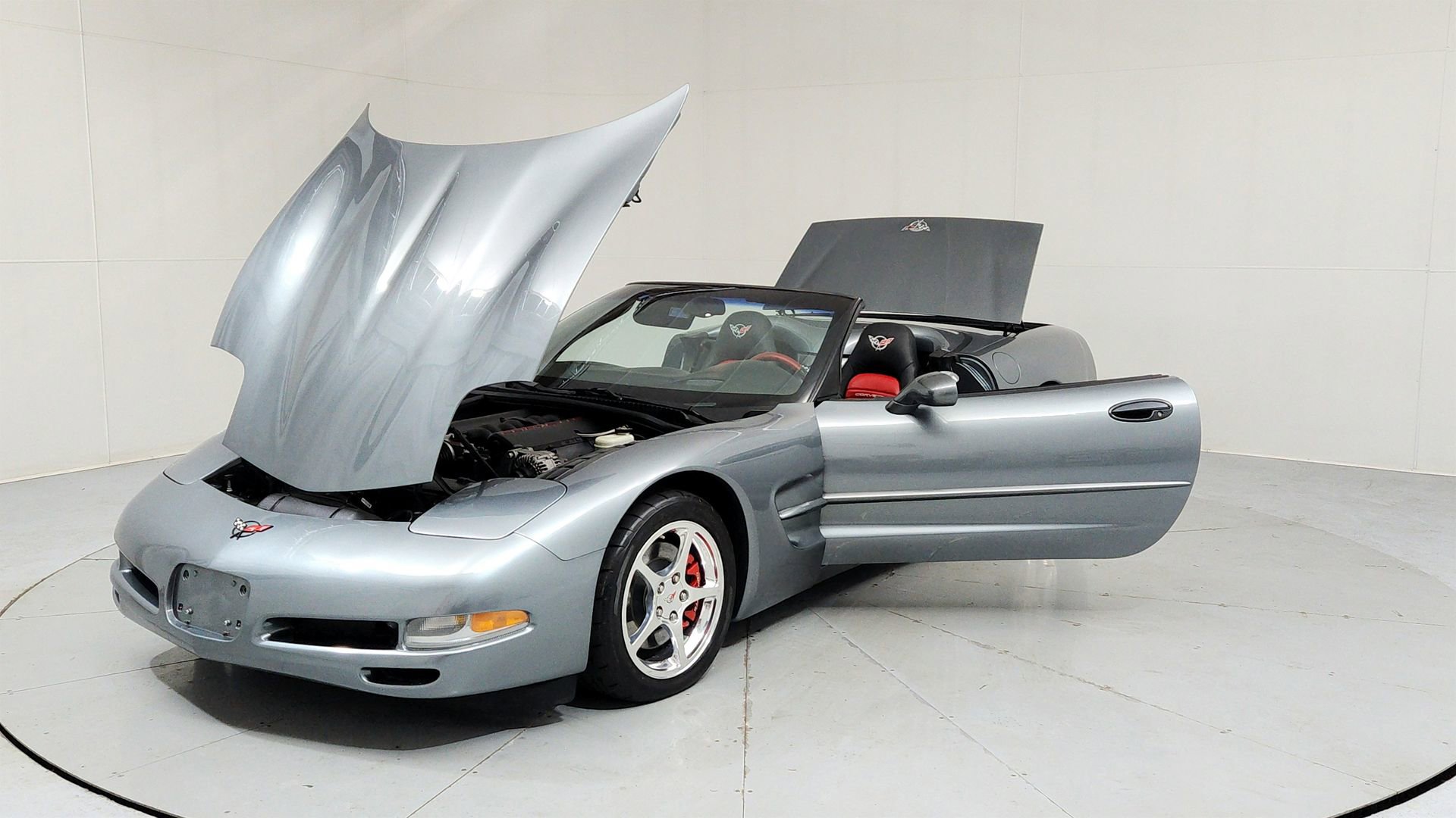 Used 2004 Chevrolet Corvette Convertible w/ Preferred Equipment Group RWD image 9