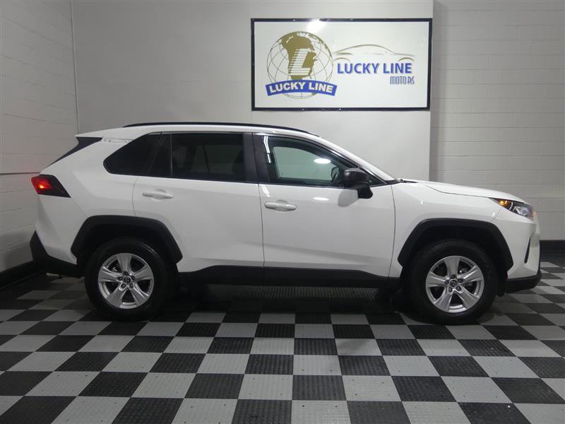 Used 2021 Toyota RAV4 LE image 6