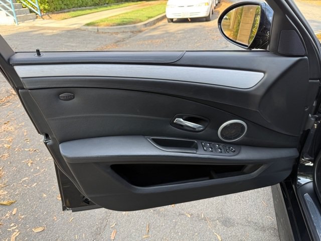 Used 2009 BMW M5 RWD image 29