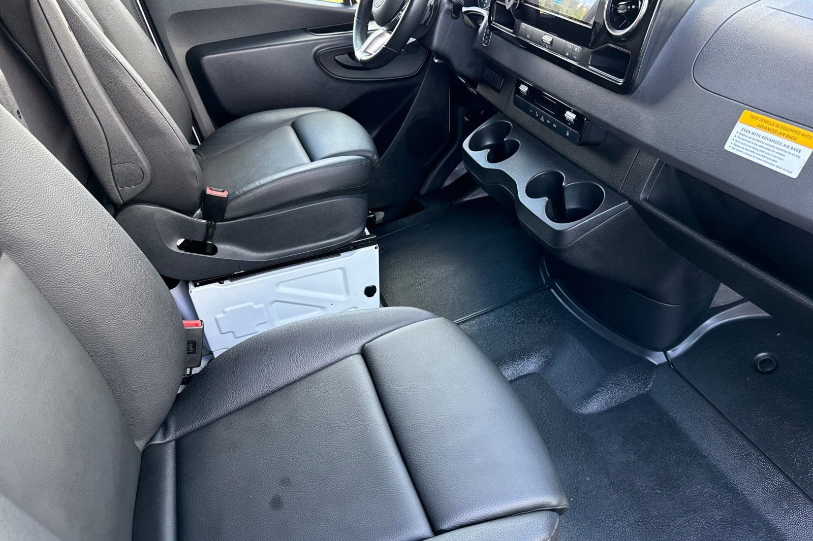 Used 2024 Mercedes-Benz eSprinter 170 Cargo image 17