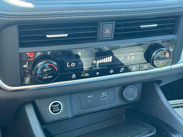 Certified 2023 Nissan Rogue SV w/ SV Premium B Package AWD/4WD image 32