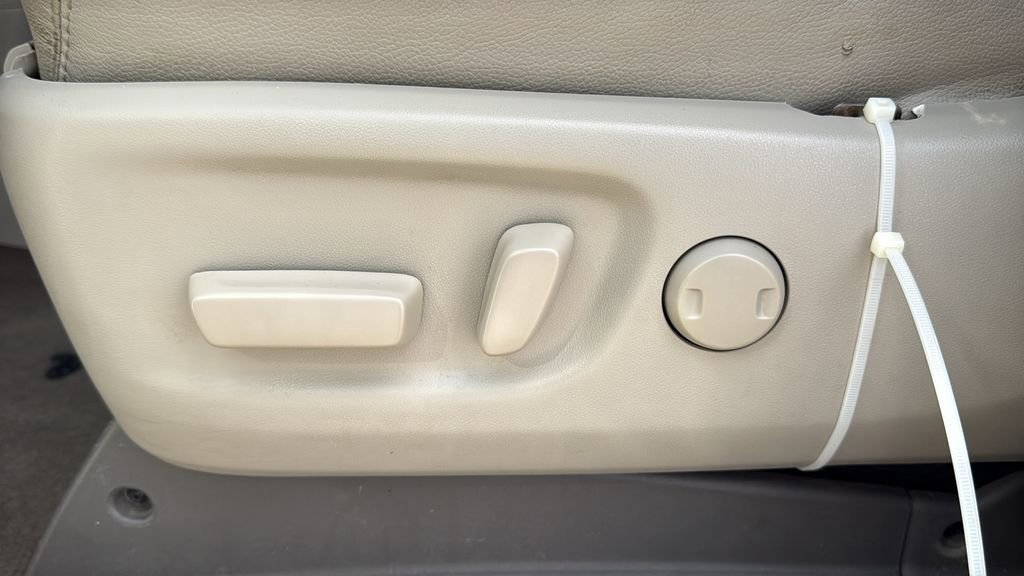 Used 2014 Toyota Sienna XLE image 12