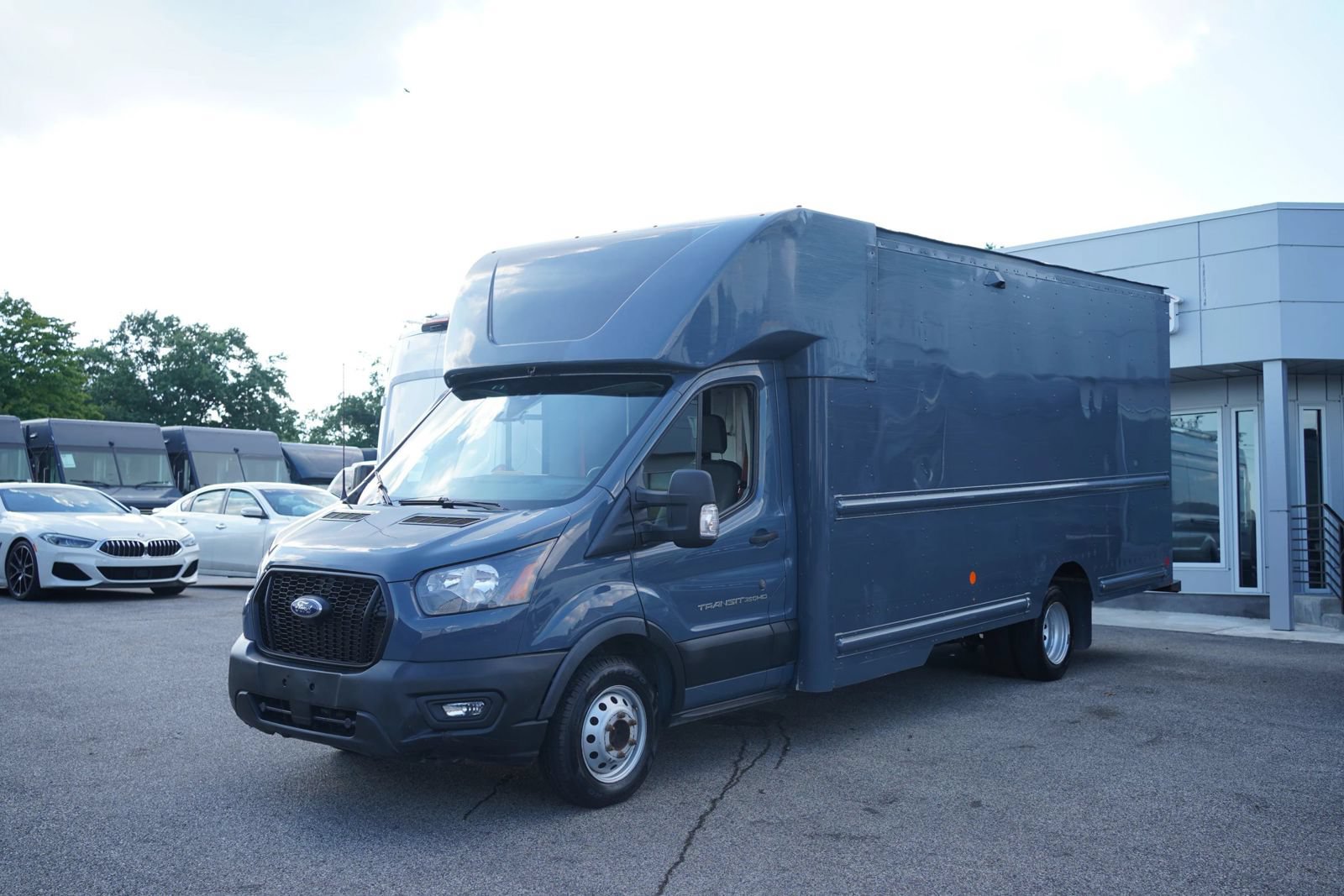 Used 2022 Ford Transit 350 DRW RWD image 5