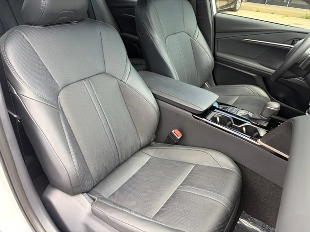 Used 2025 Toyota Camry XSE FWD image 36