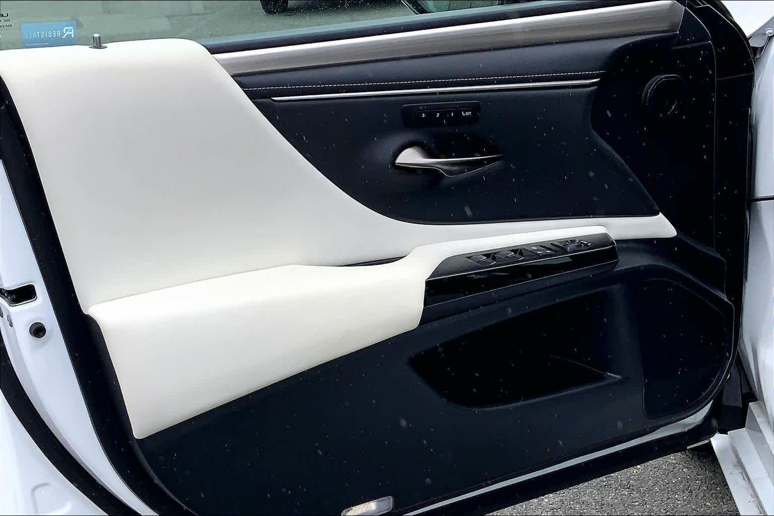 Used 2023 Lexus ES 350 F Sport w/ Accessory Package (Z2) FWD image 22