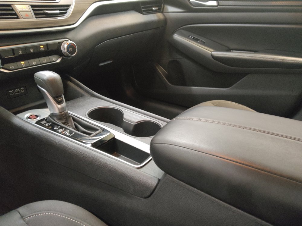 Used 2025 Nissan Altima 2.5 SV FWD image 26