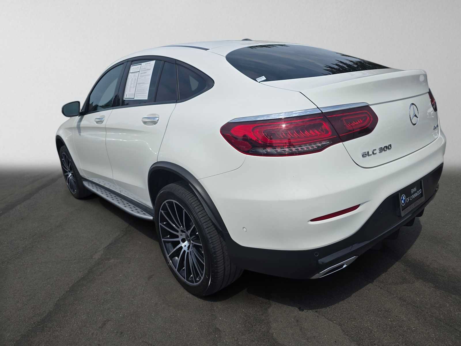 Used 2022 Mercedes-Benz GLC 300 4MATIC Coupe image 5