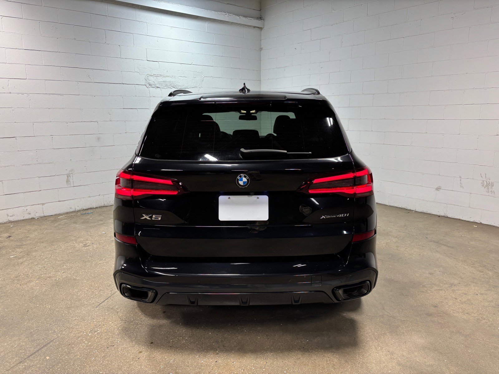 Used 2023 BMW X5 xDrive40i w/ M Sport Package AWD/4WD image 8