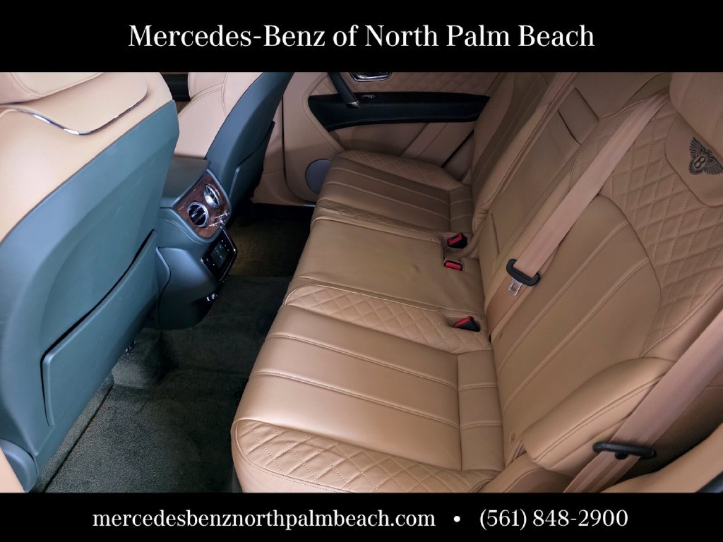 Used 2019 Bentley Bentayga AWD/4WD image 14