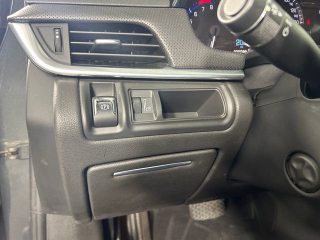 Used 2015 Cadillac XTS image 20