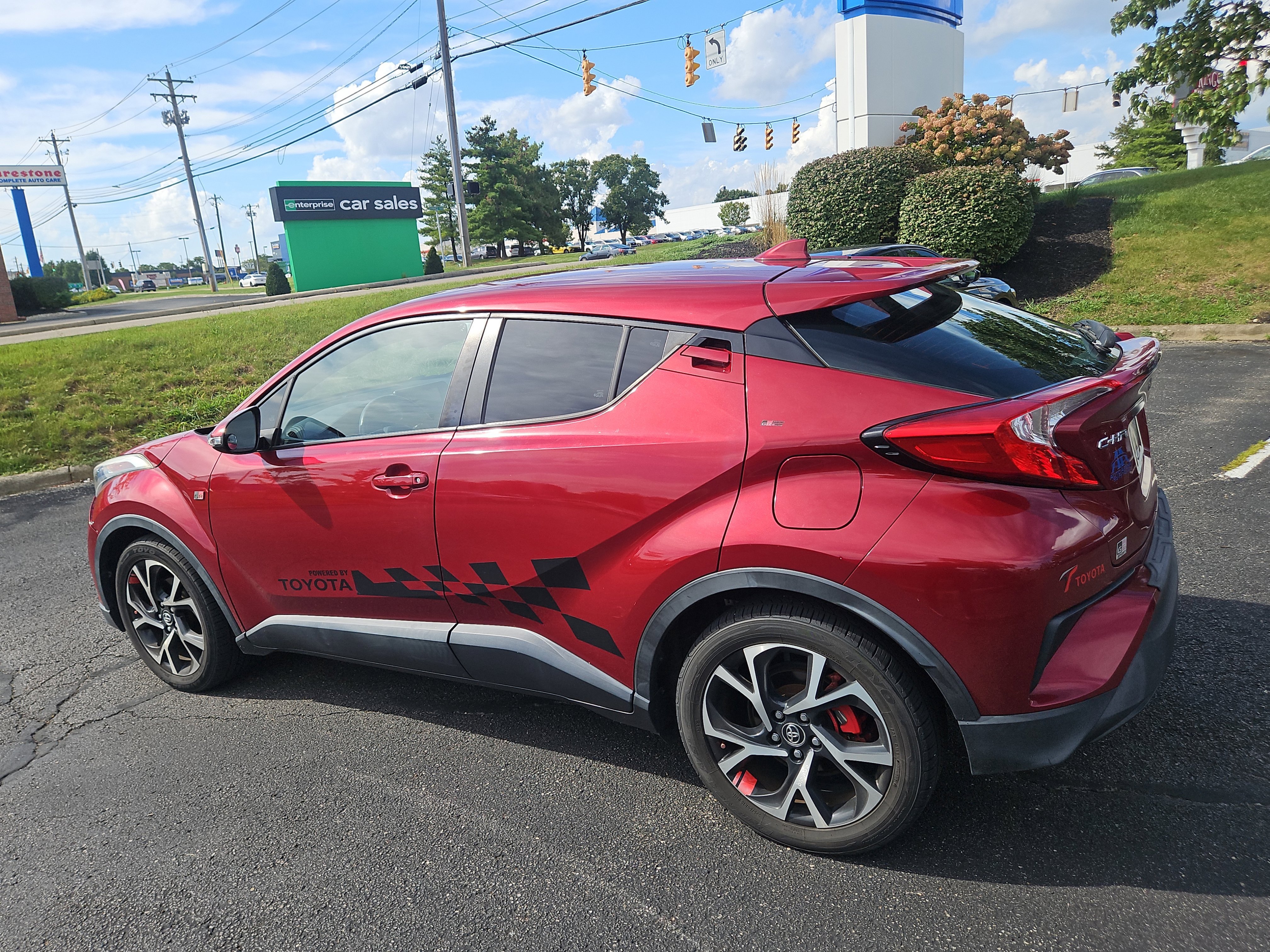 Used 2018 Toyota C-HR XLE FWD image 9