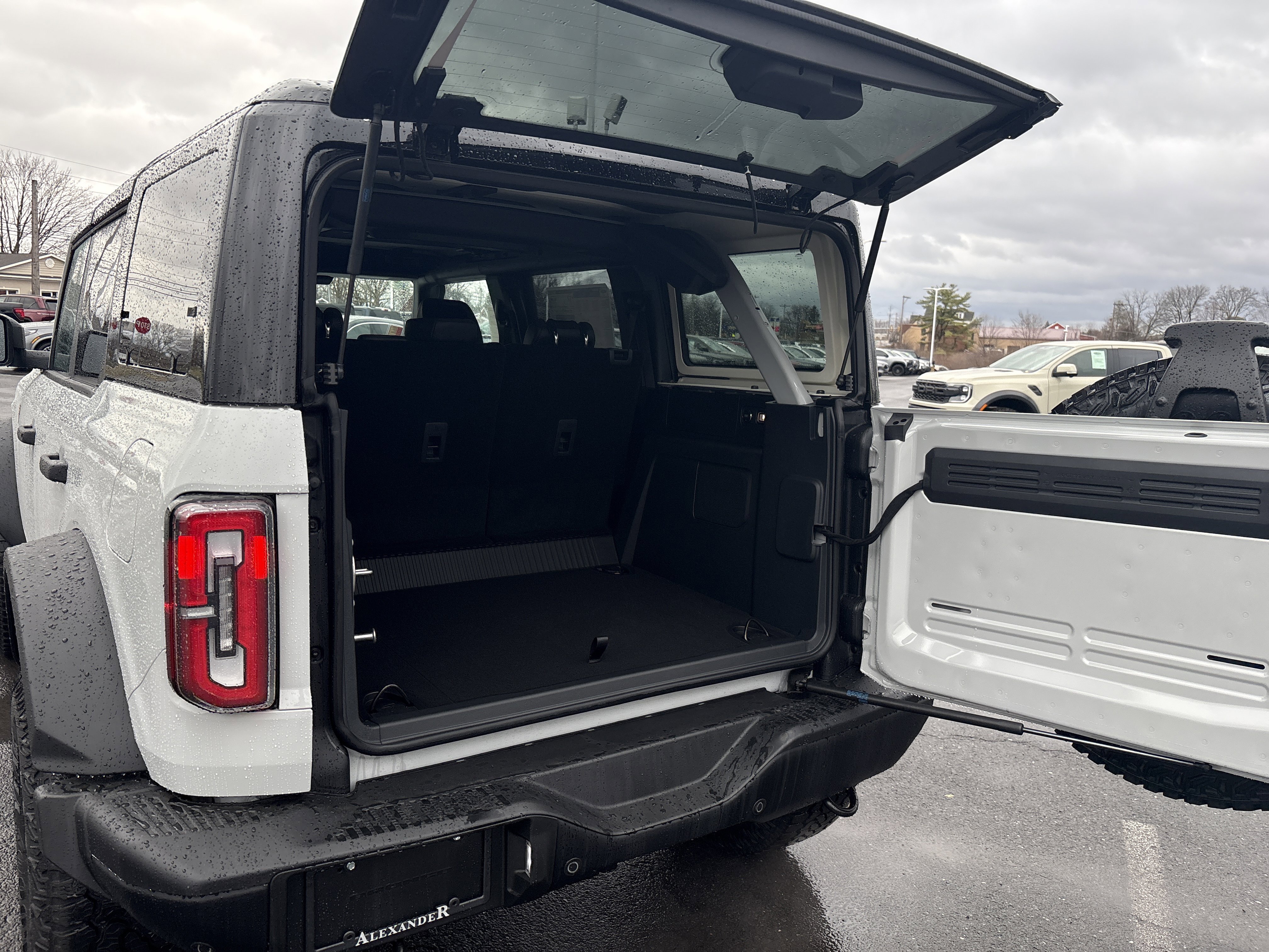 New 2026 Ford Bronco Badlands image 6