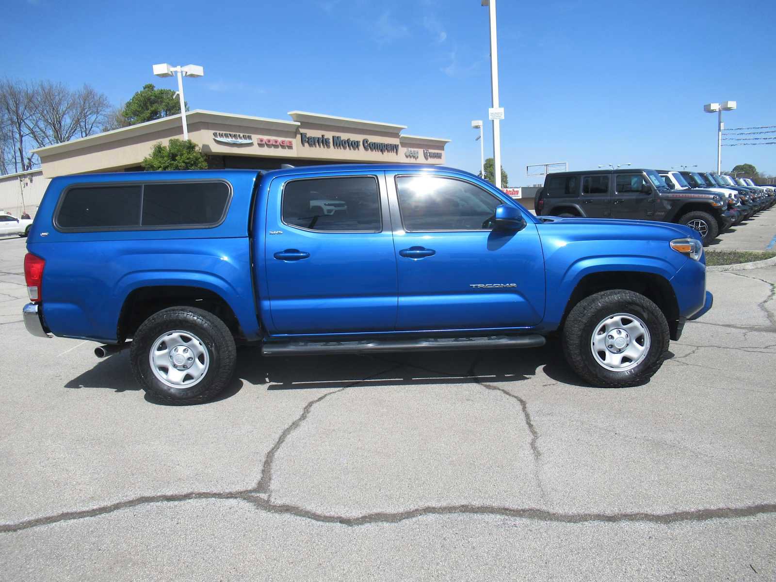 Used 2016 Toyota Tacoma SR5 w/ Towing Package image 8