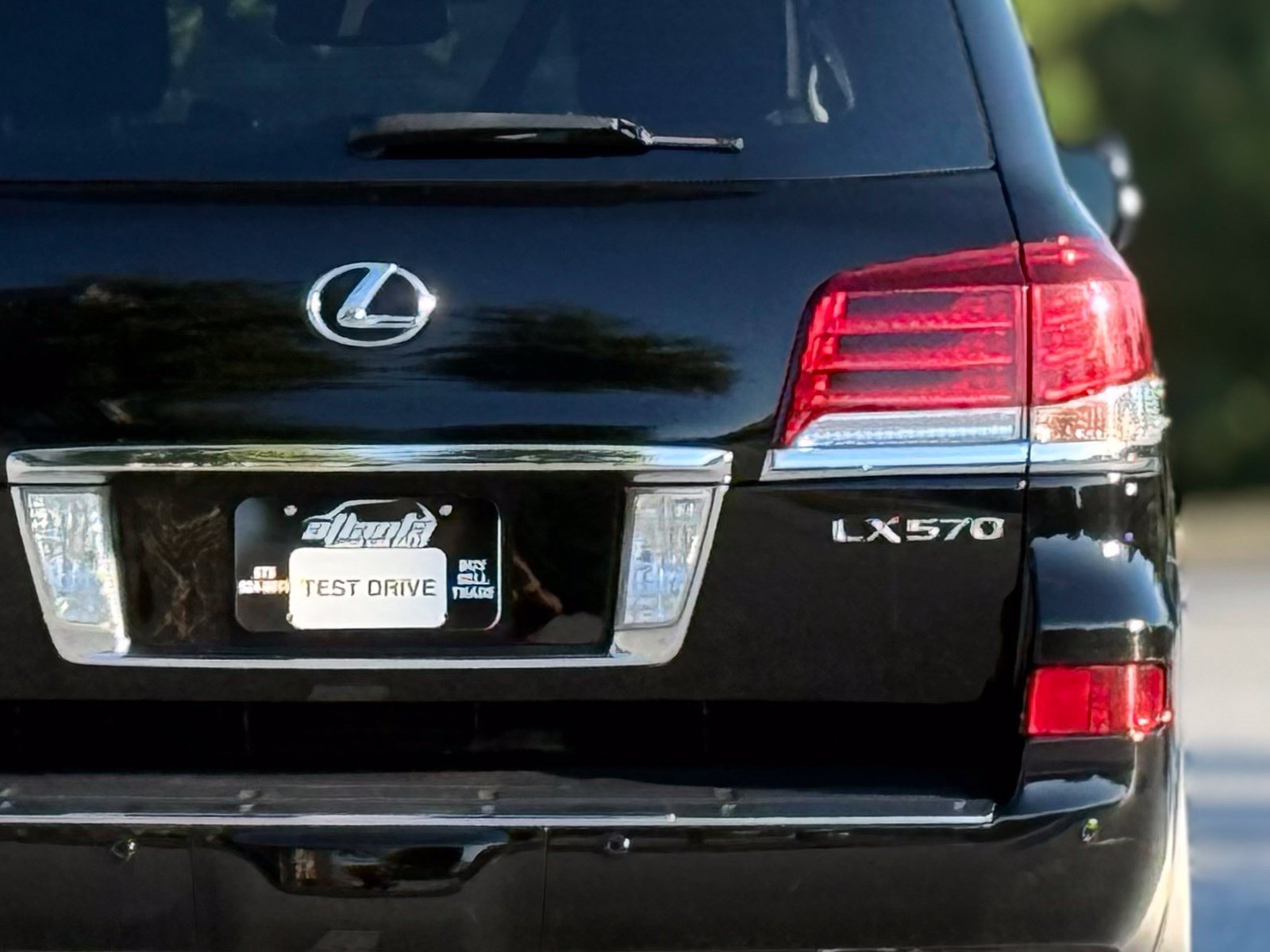 Used 2015 Lexus LX 570 4WD image 17