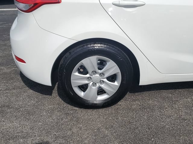 Used 2017 Kia Forte LX FWD image 5