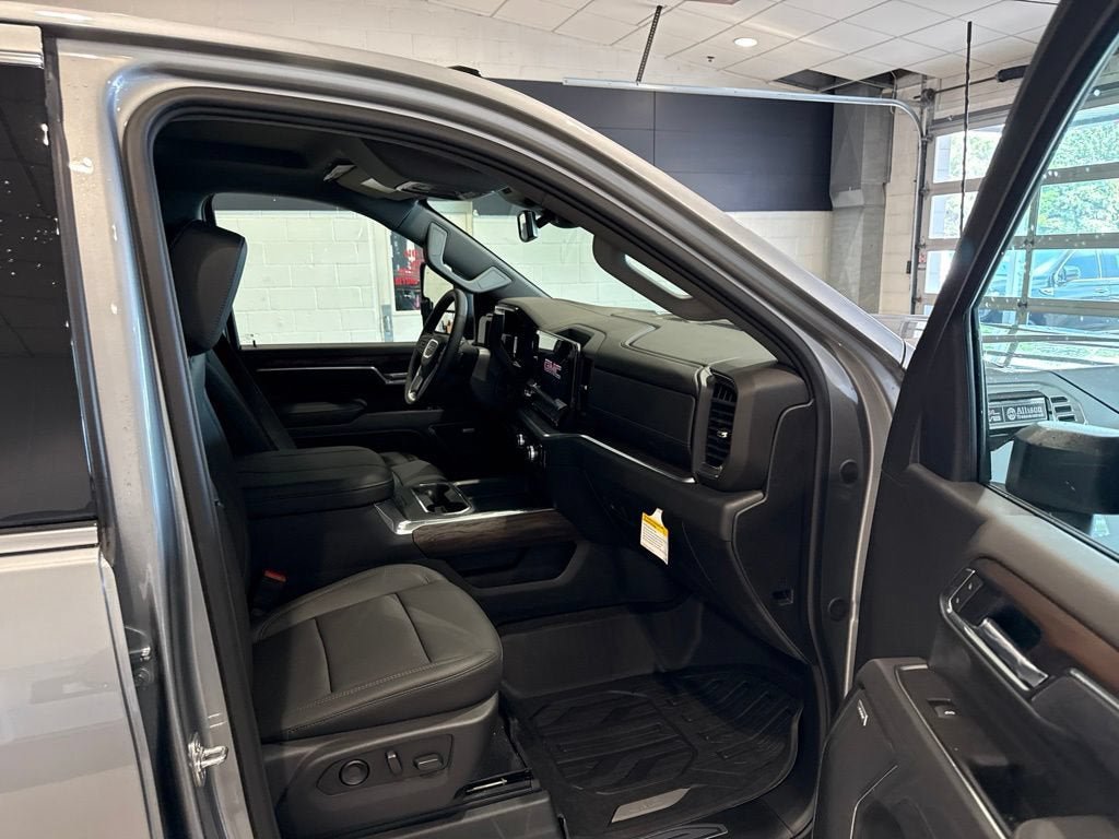 New 2026 GMC Sierra 3500 SLT w/ SLT Premium Package AWD/4WD image 12