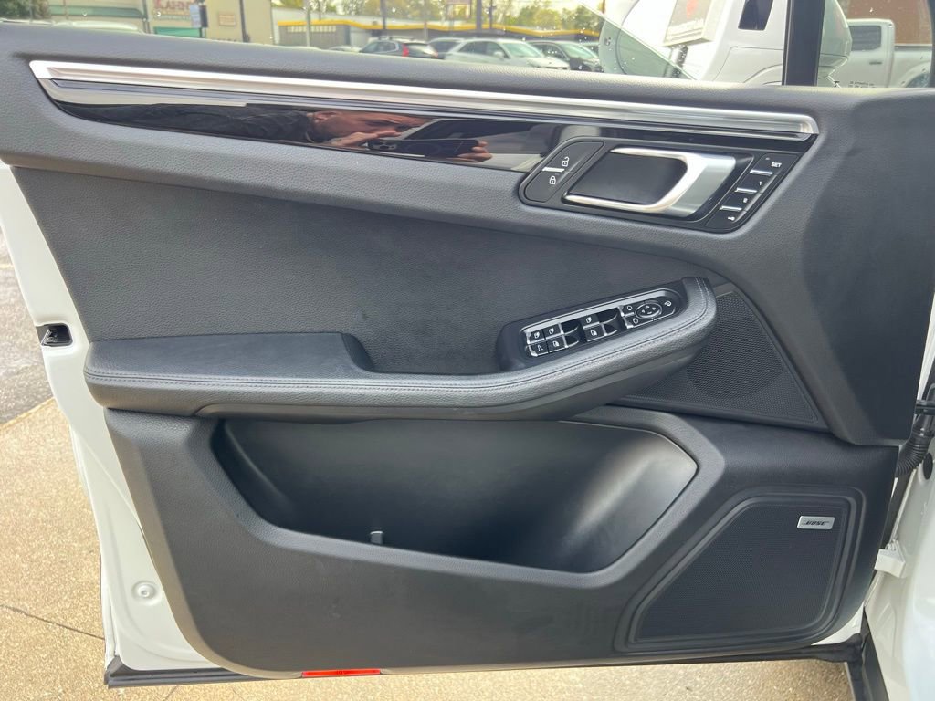Used 2022 Porsche Macan image 37