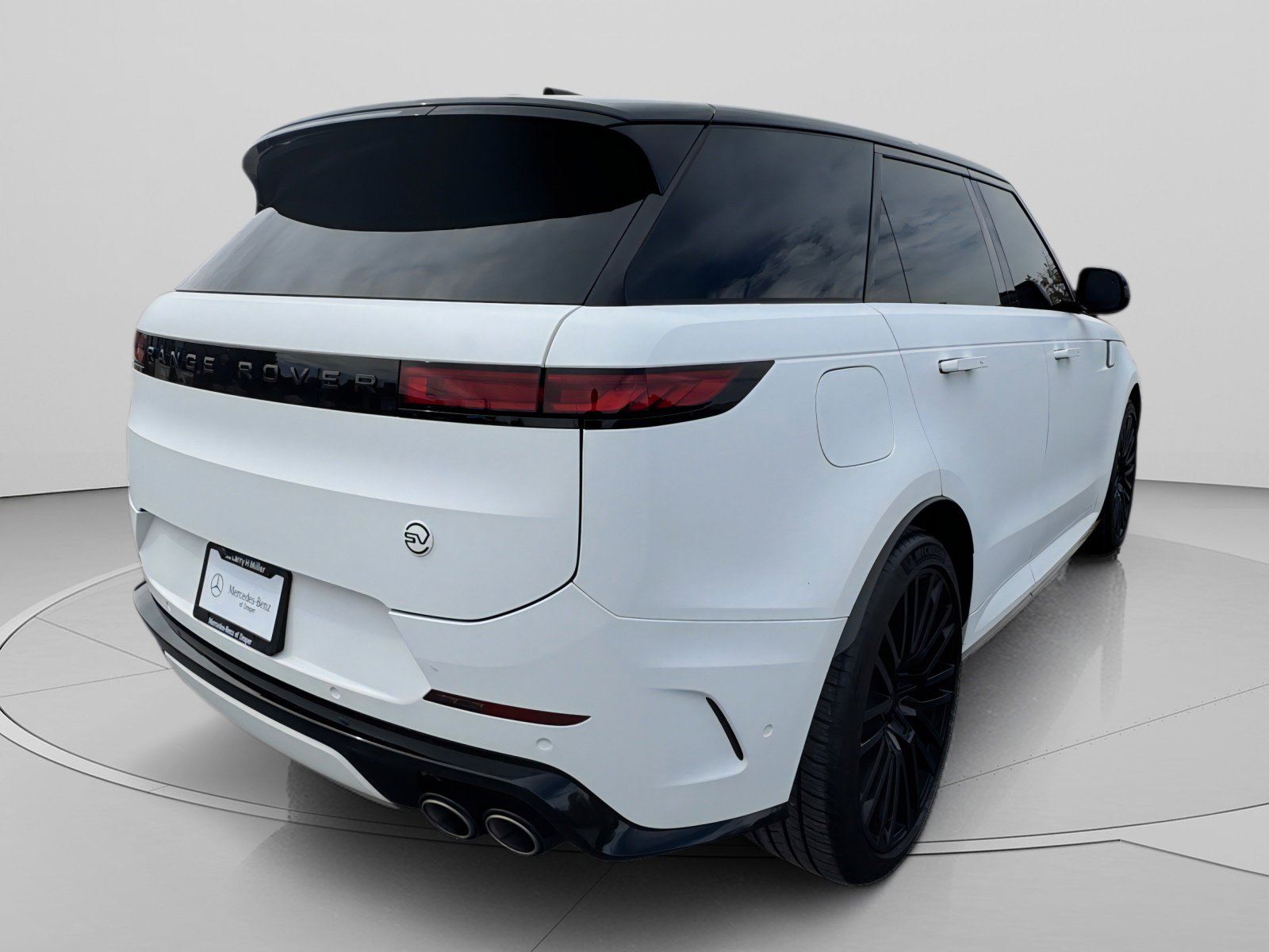 Used 2024 Land Rover Range Rover Sport AWD/4WD image 5