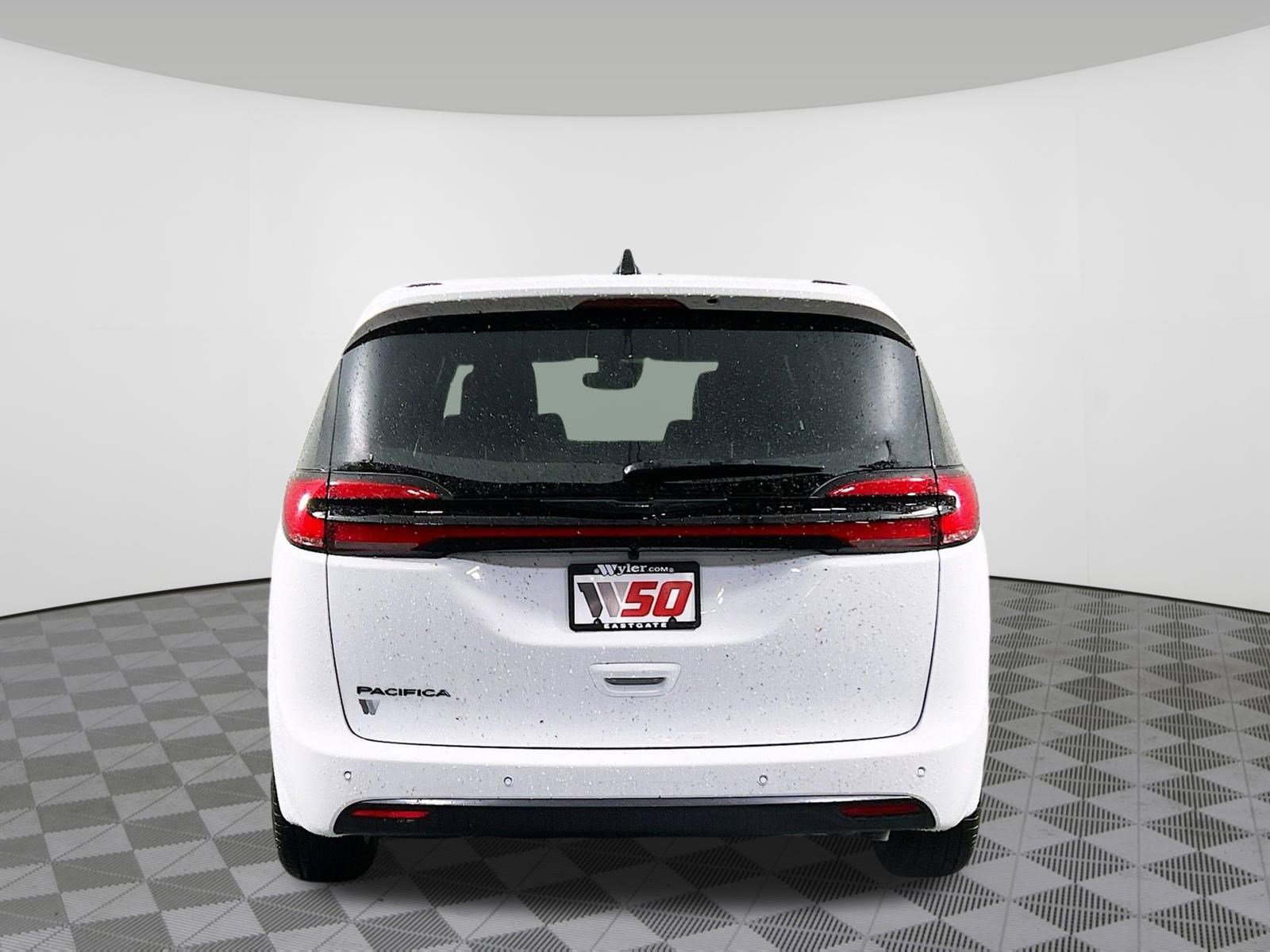 New 2026 Chrysler Pacifica Select FWD image 28