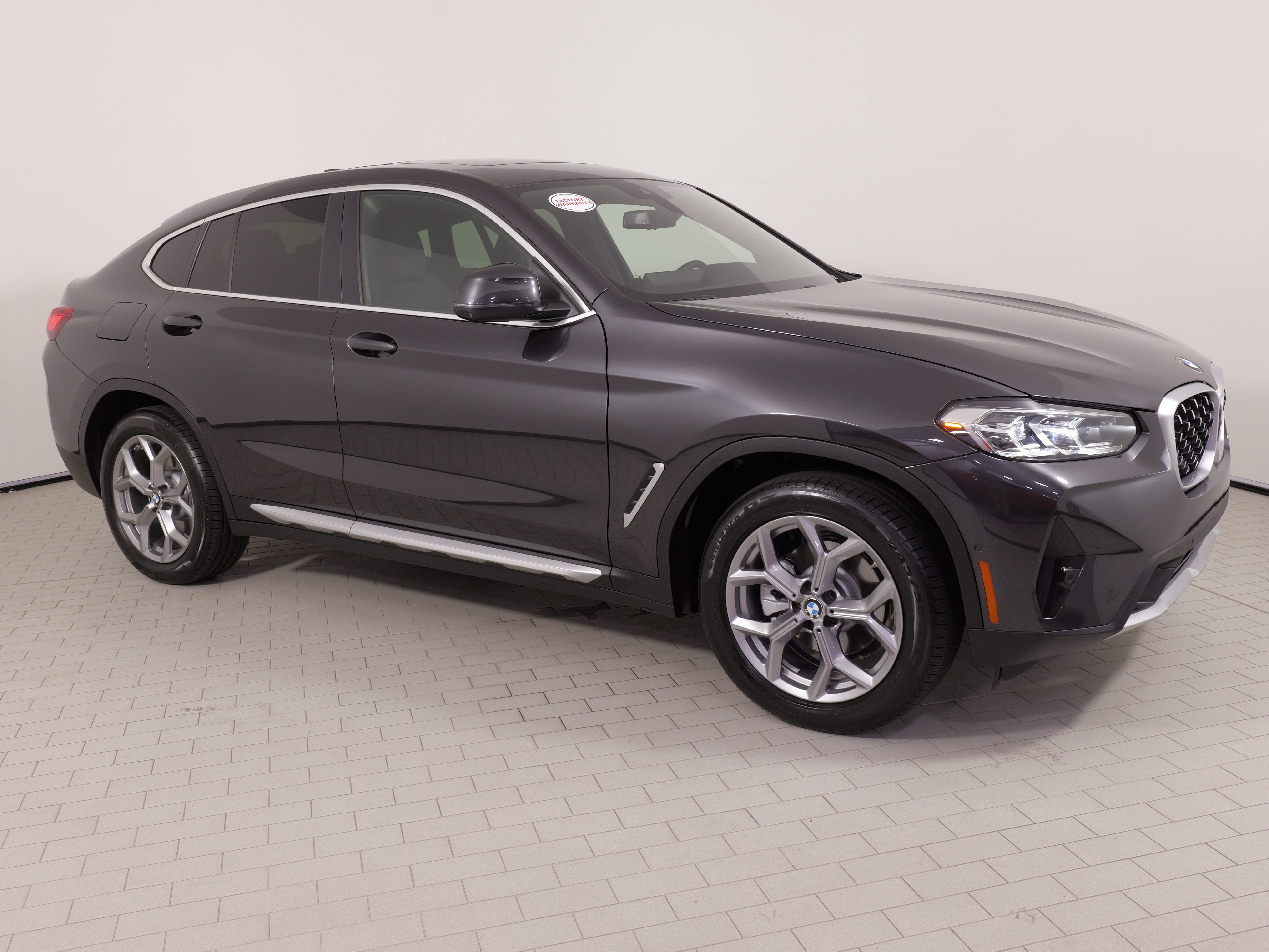 Used 2025 BMW X4 xDrive30i AWD/4WD image 9
