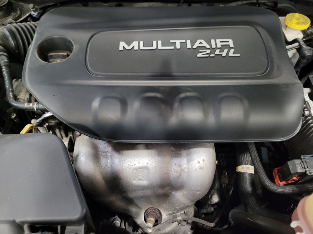 Used 2019 Jeep Cherokee Latitude Plus AWD/4WD image 30