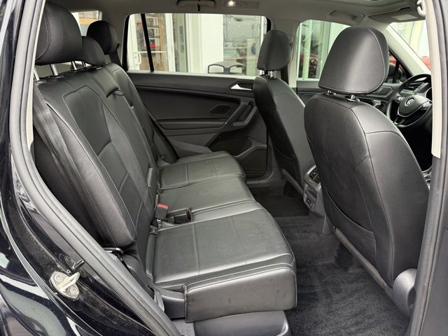 Used 2020 Volkswagen Tiguan SE image 19