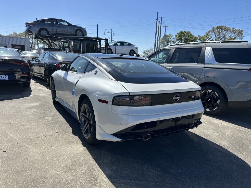 New 2026 Nissan Z Sport w/ Floor Mat Package RWD image 2