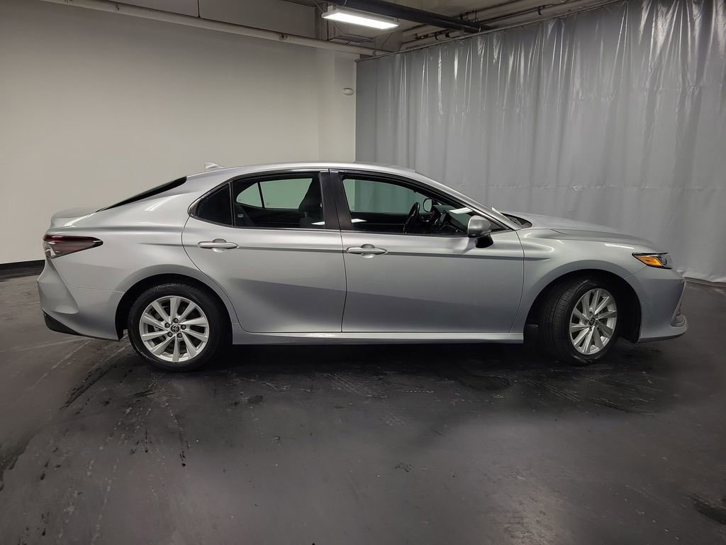Used 2023 Toyota Camry LE image 9