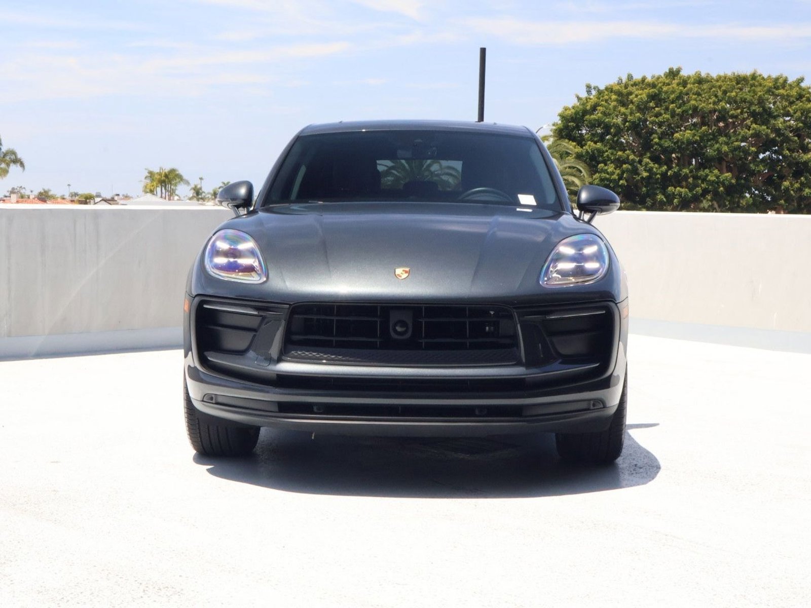 Certified 2024 Porsche Macan AWD/4WD image 6