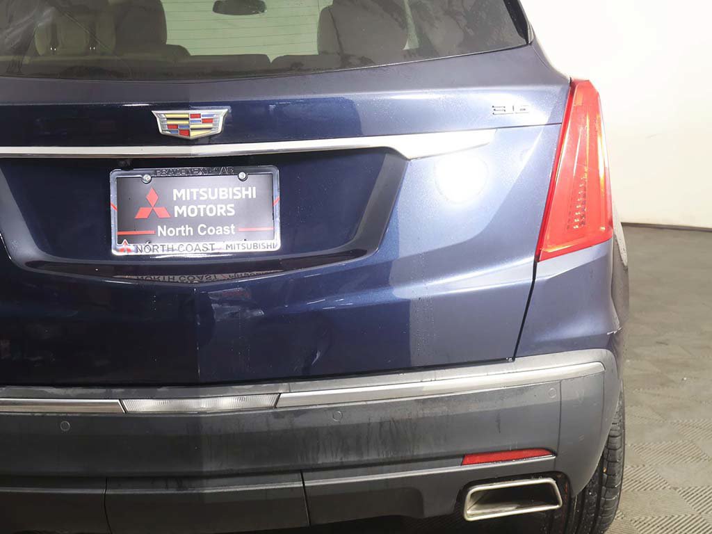 Used 2017 Cadillac XT5 Premium Luxury w/ LPO, Wheel Lock Package AWD/4WD image 18