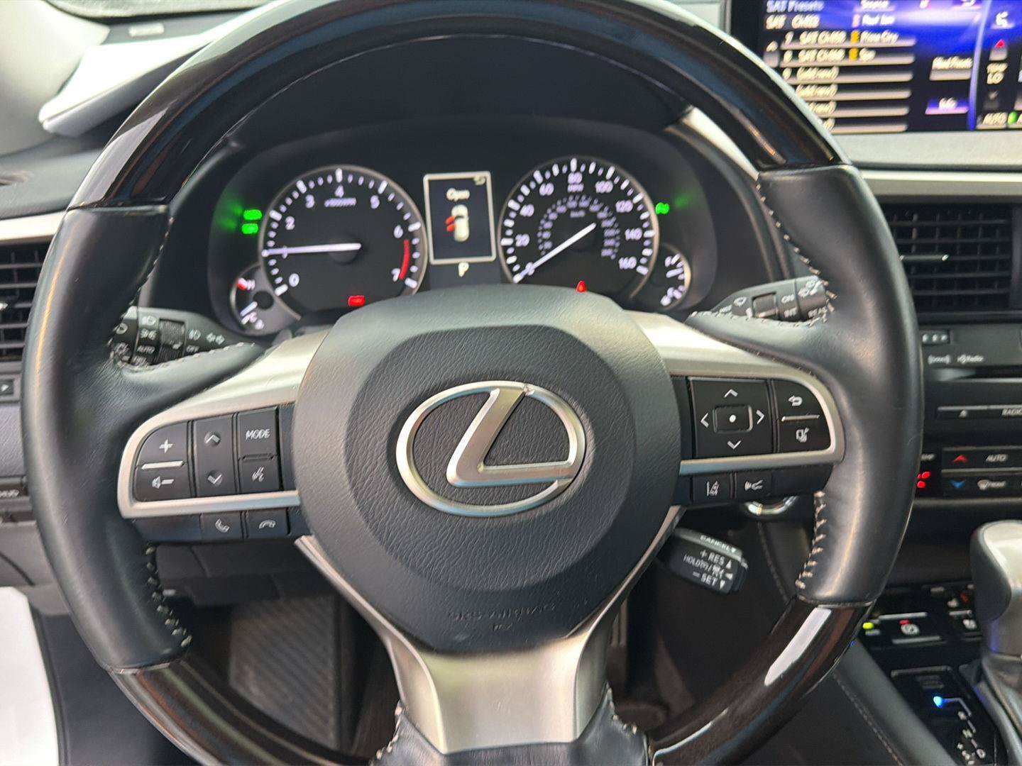 Used 2019 Lexus RX 350L Luxury w/ Cold Area Package (CT) AWD/4WD image 19