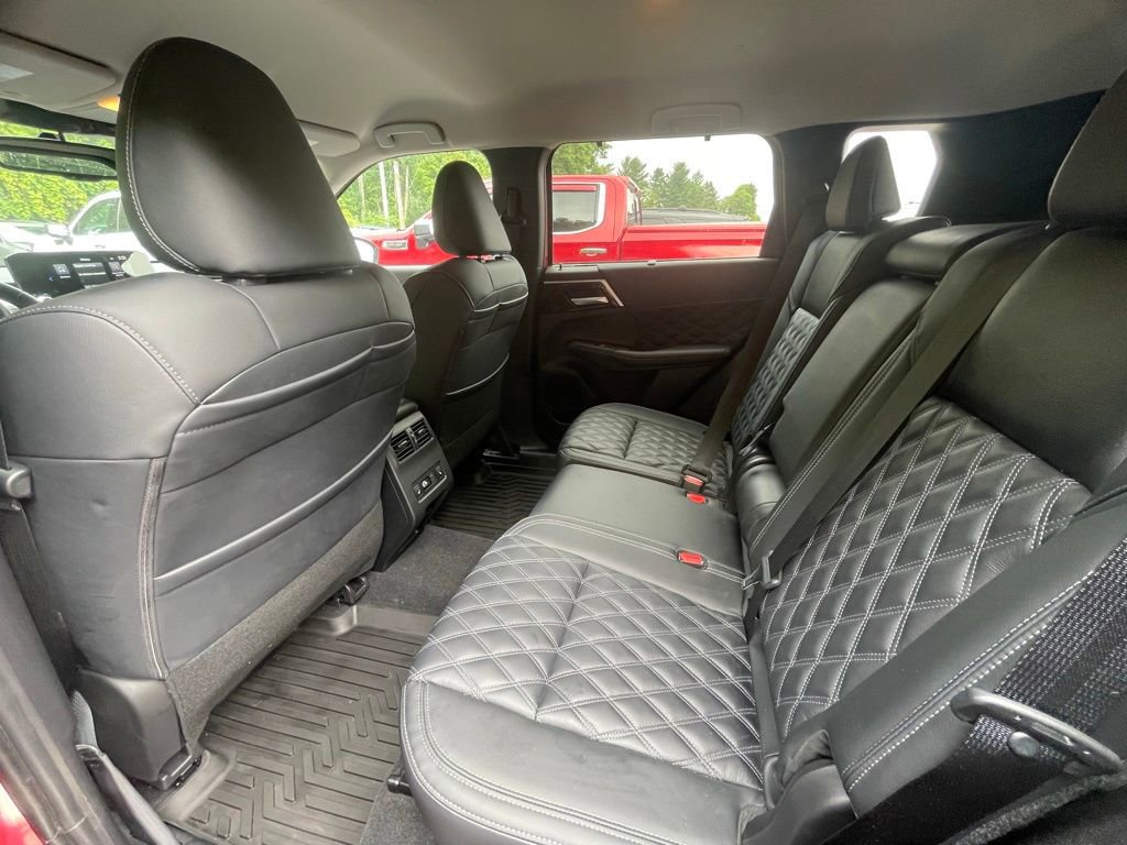 Used 2024 Mitsubishi Outlander SEL image 18