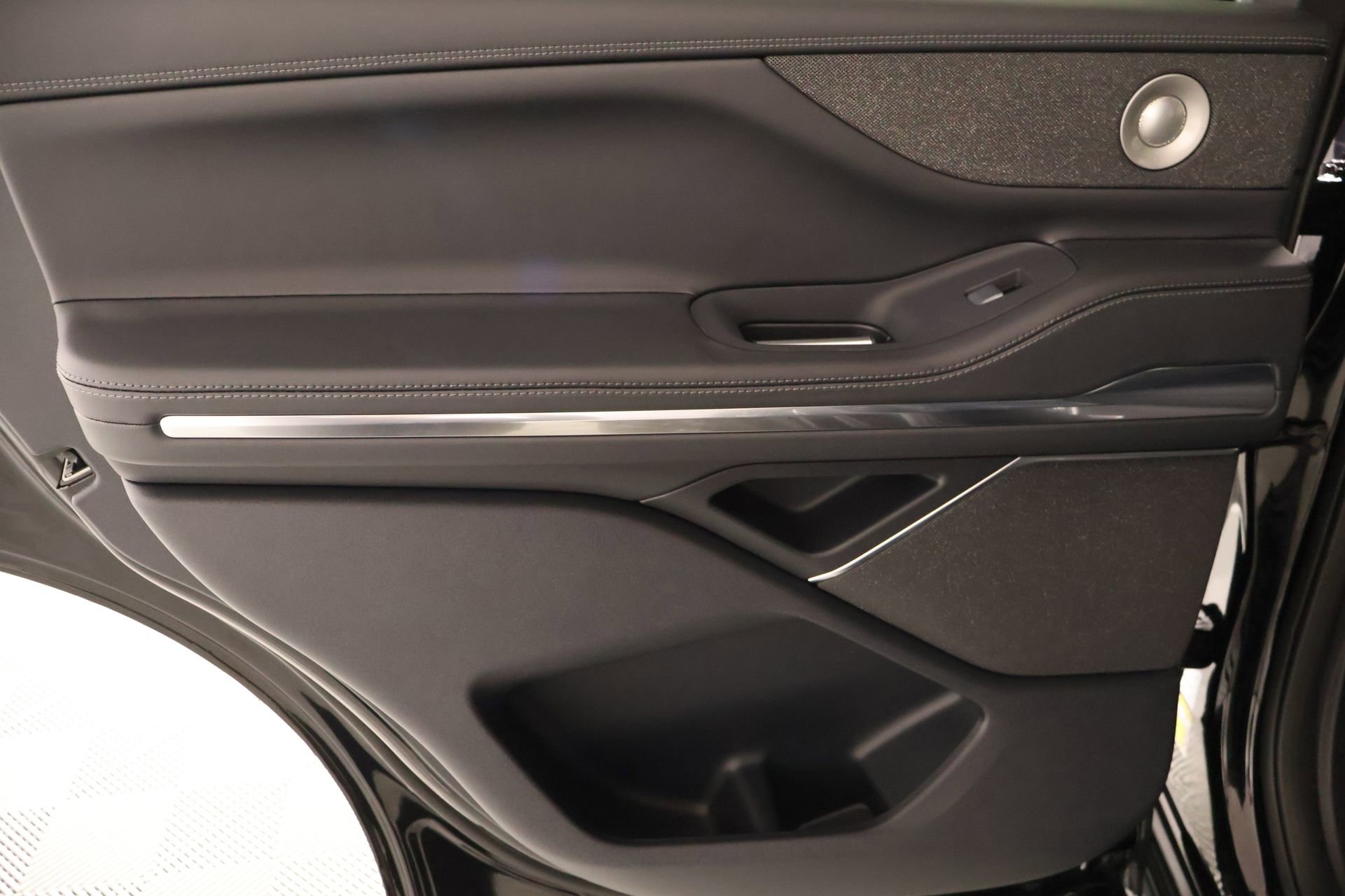 New 2026 Lincoln Navigator Reserve image 19