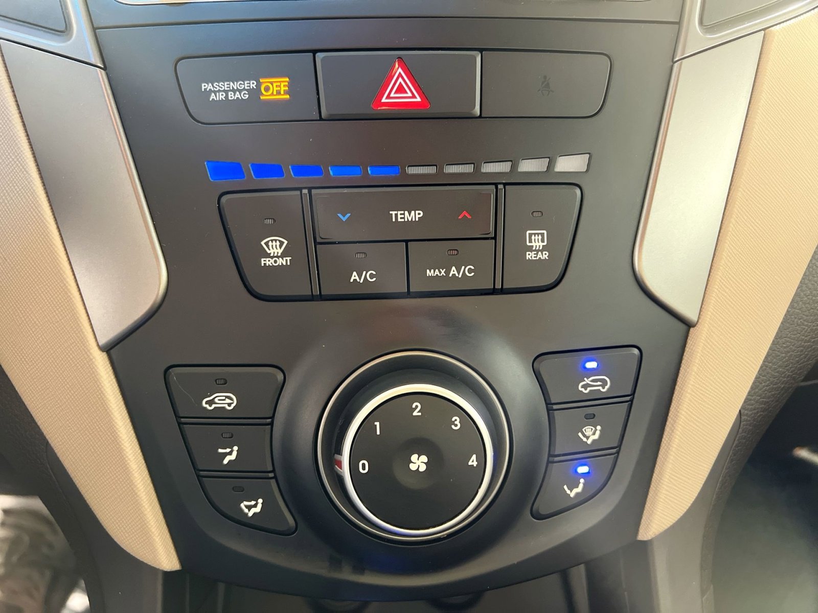 Used 2017 Hyundai Santa Fe Sport image 19