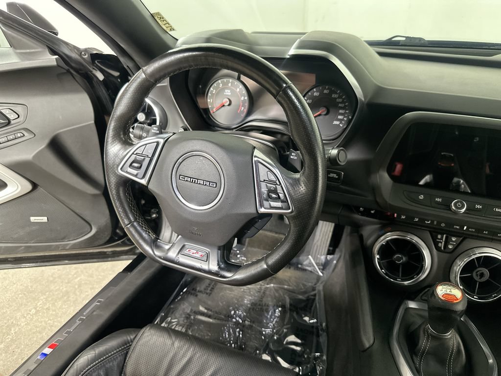 Used 2018 Chevrolet Camaro SS RWD image 17