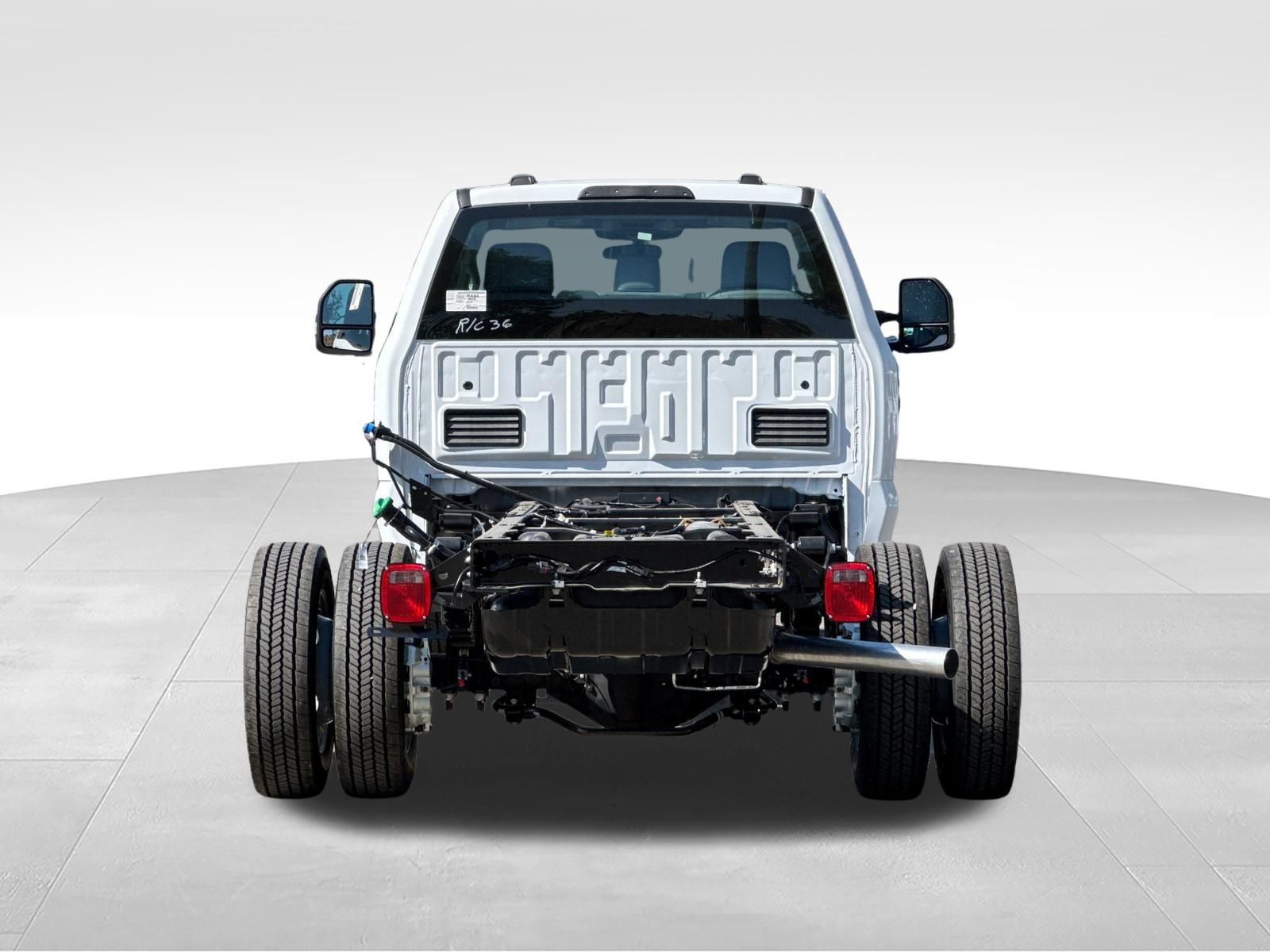 New 2026 Ford F550 2WD Regular Cab Super Duty w/ XL Chrome Package image 4