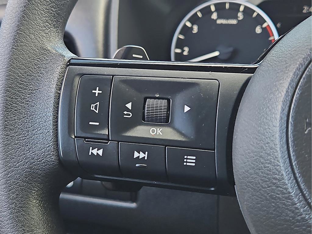Used 2021 Nissan Rogue SV FWD image 16