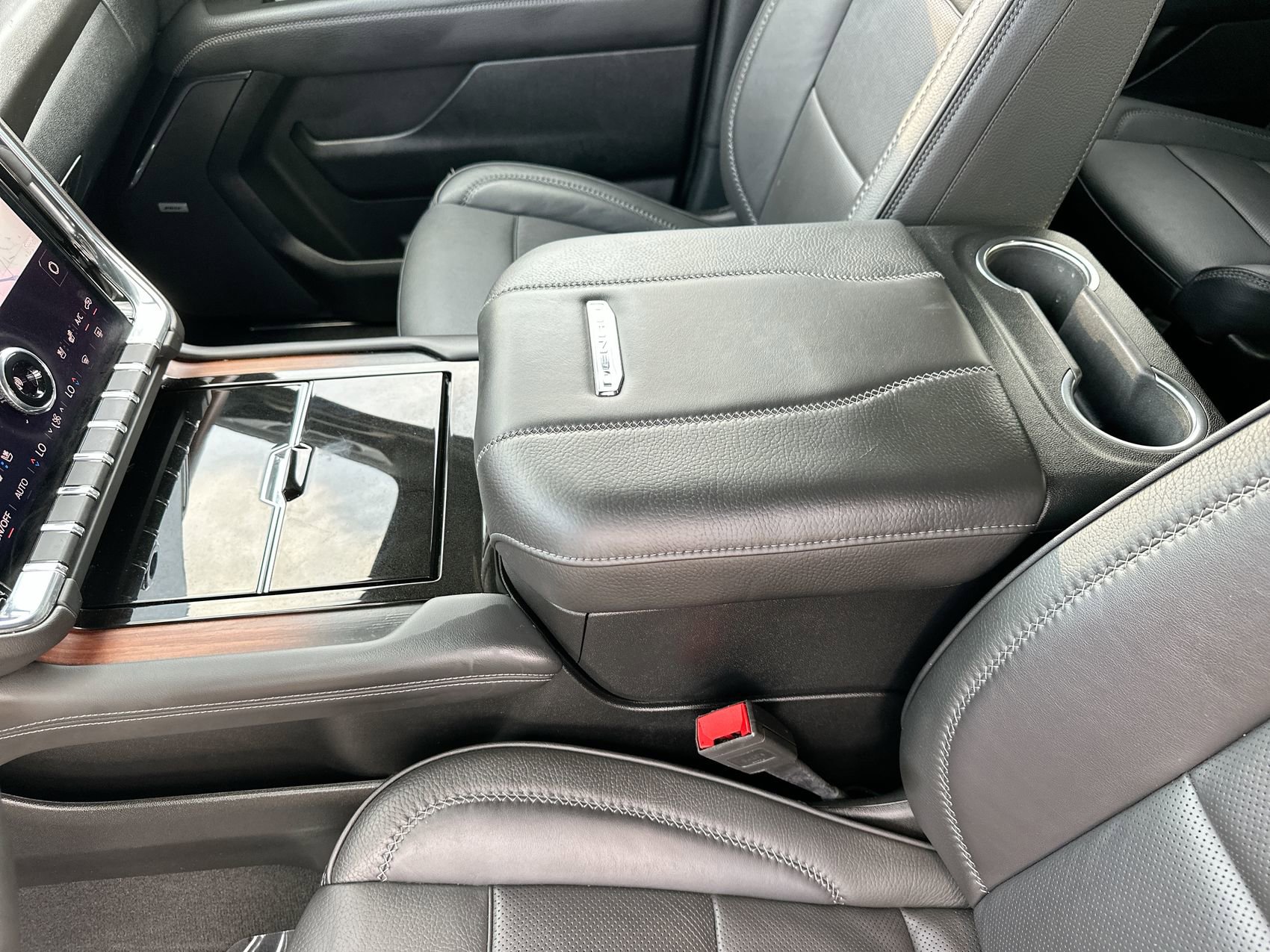 Certified 2025 GMC Yukon Denali AWD/4WD image 21