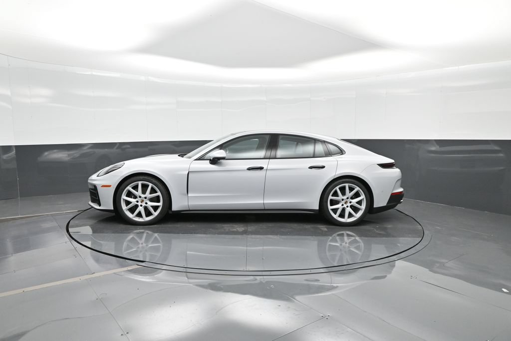 Certified 2025 Porsche Panamera RWD image 2