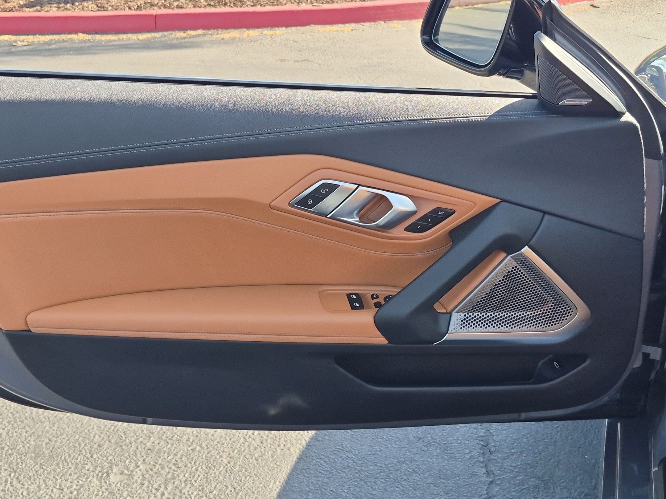 Used 2025 BMW Z4 M40i w/ Edition RWD image 14