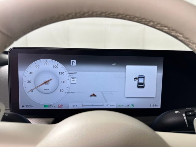 Used 2025 Genesis GV60 Advanced image 17