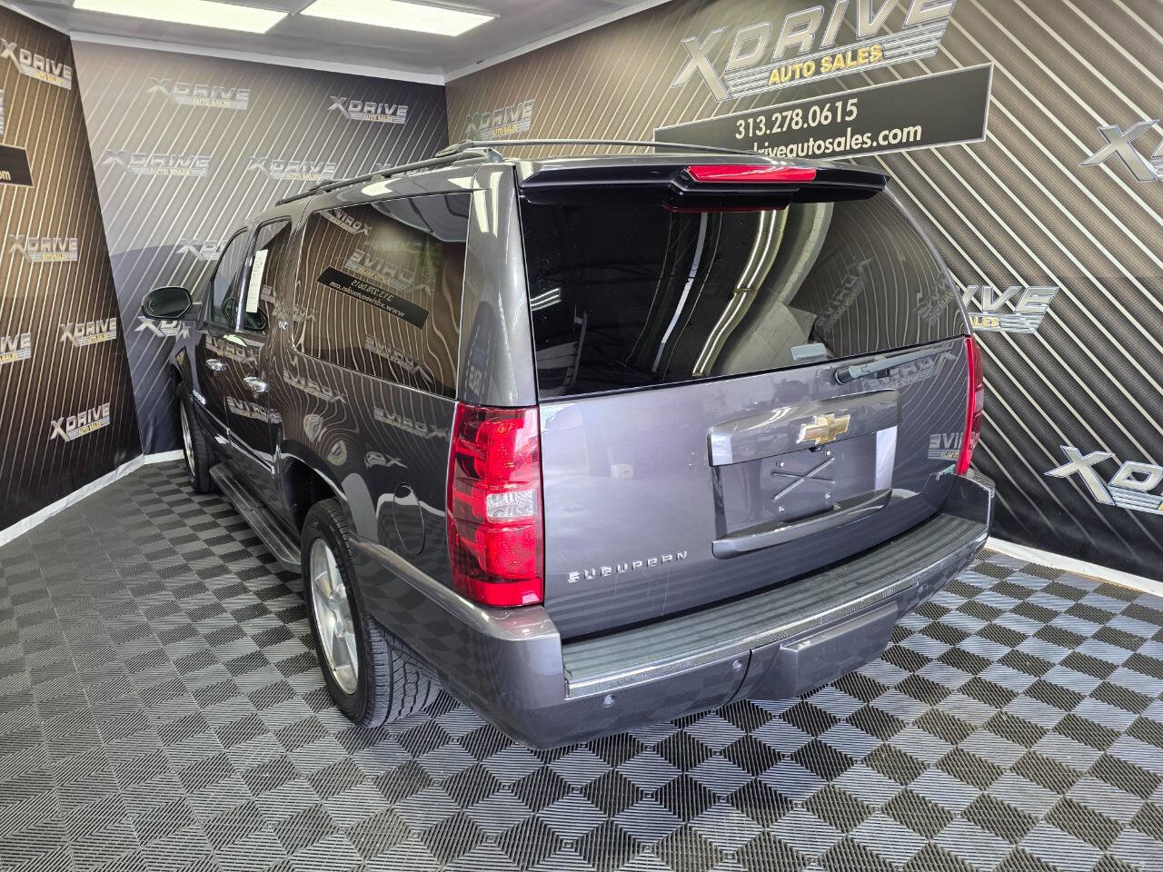 Used 2011 Chevrolet Suburban LTZ image 11