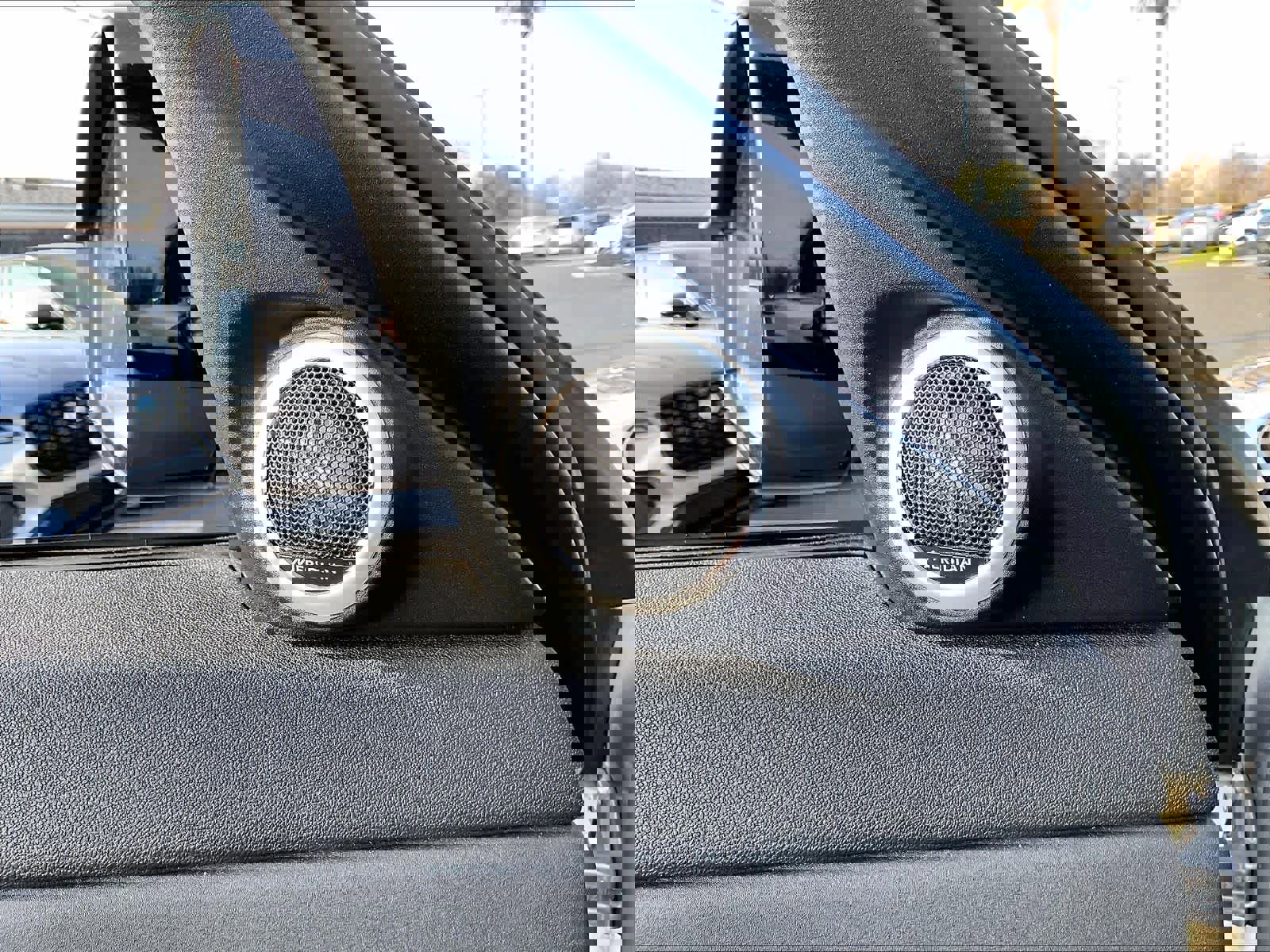 Used 2023 Land Rover Range Rover Evoque R-Dynamic SE image 35