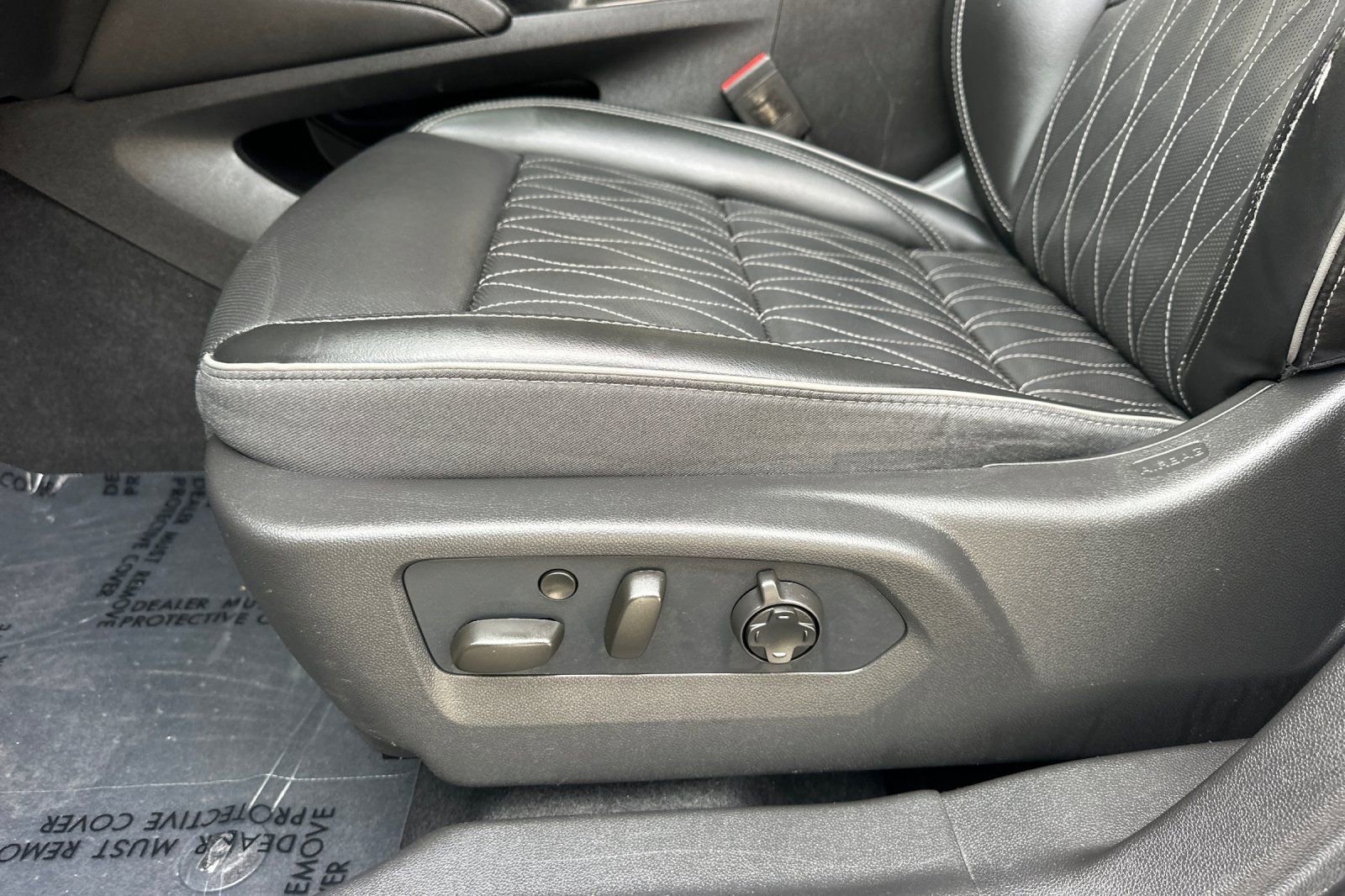 Certified 2022 Buick Envision Avenir w/ Technology Package II image 13